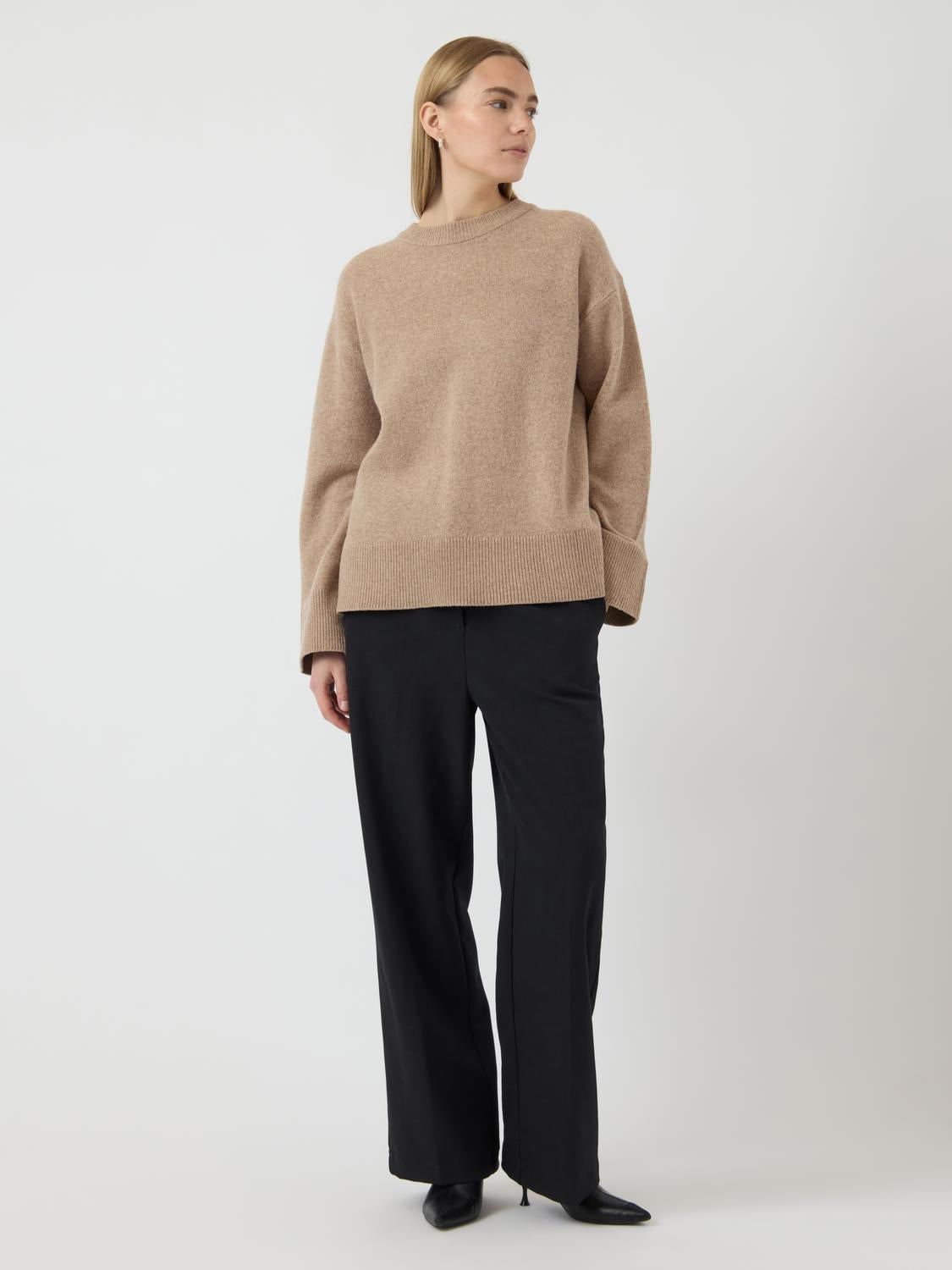 model_shot-front_full